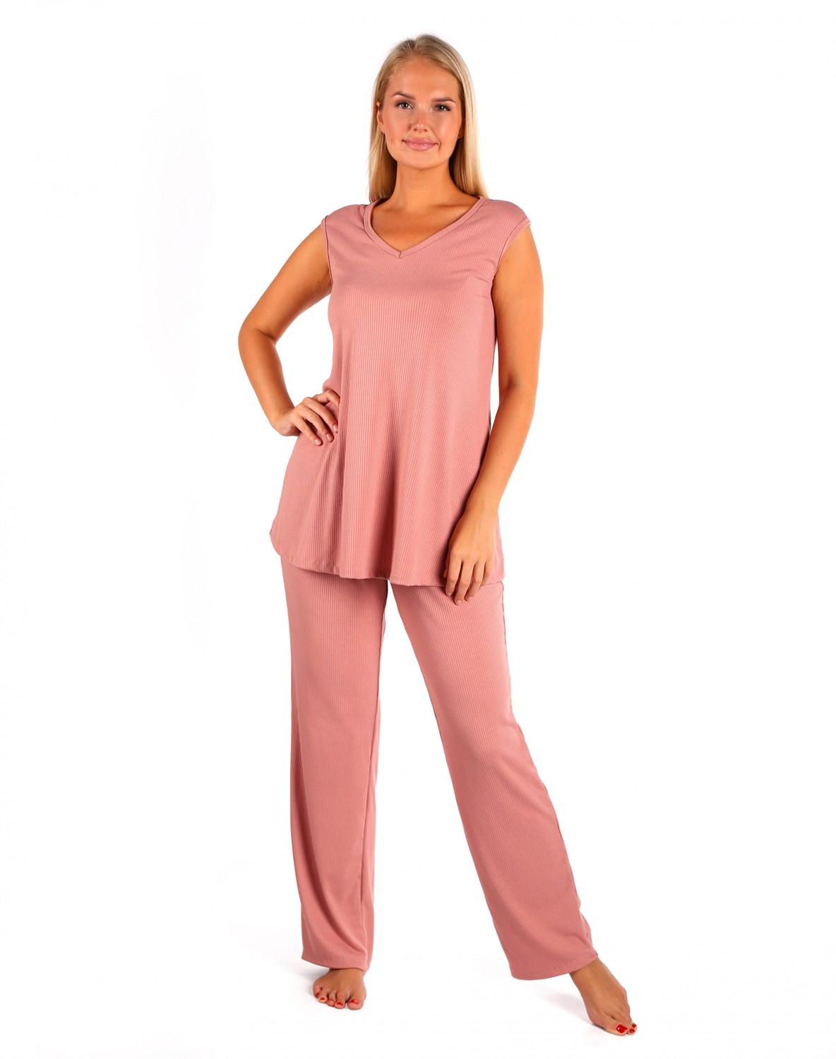 Лаете пижама. Тм zoya костюм релакс кулирка. Брюки laete 20367. Костюм из вискозы женский. Домашние костюмы вискоза.