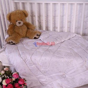 {{photo.Alt || photo.Description || 'Одеяло детское утеплённое &quot;СМ&quot;, глосс-сатин, лебяжий пух'}}